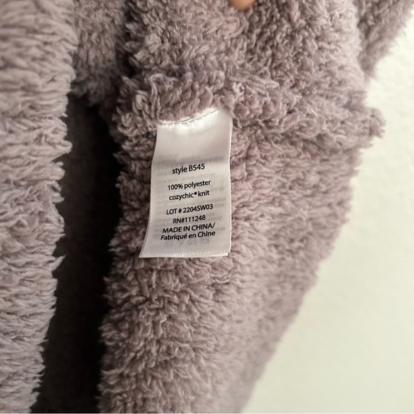 Barefoot dreams The Cozy Hooded Poncho Blanket - Picture 5 of 7